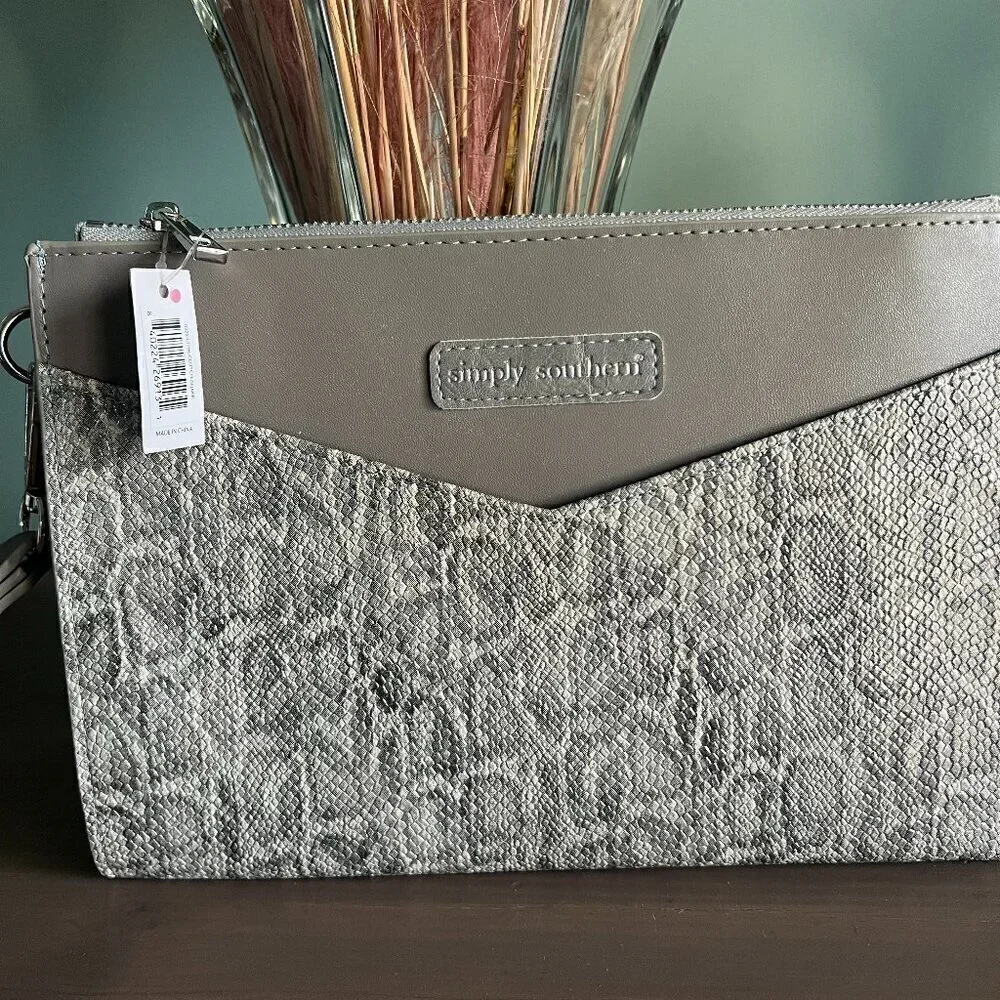 NWT Simply Southern Snakeskin Wristlet Clutch Gray Snakeskin Animal Print Wallet